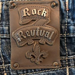 Men’s Rock Revival Straight Leg Jean